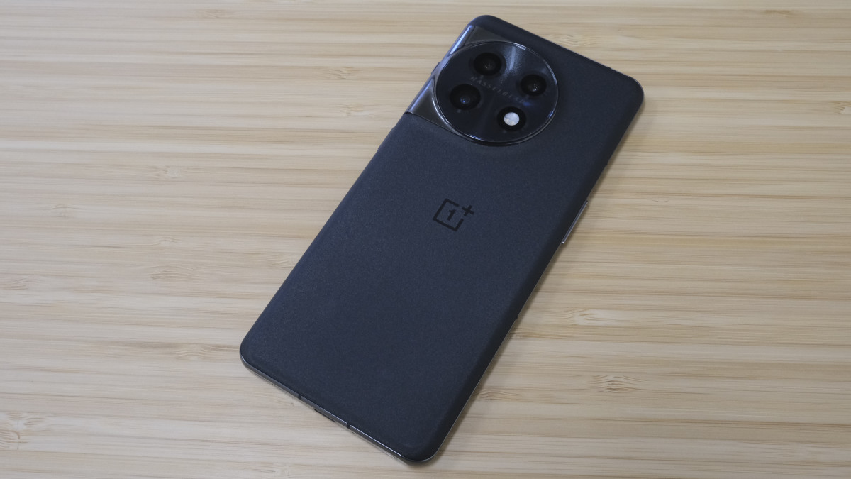 OnePlus 11 5G review: a scrappy contender for those in the know