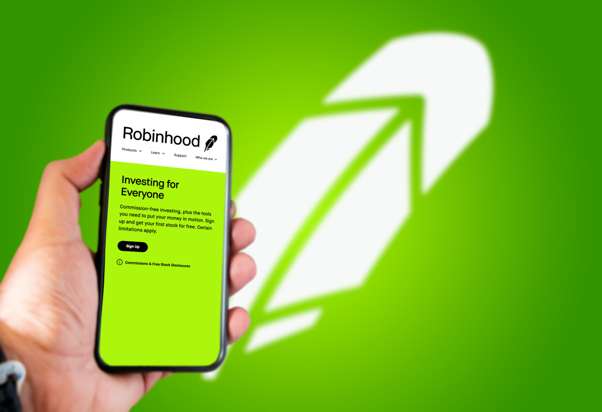 Robinhood Was Slapped With A Subpoena for Its Cryptocurrency Operations -  TheStreet Crypto: Bitcoin and cryptocurrency news, advice, analysis and more