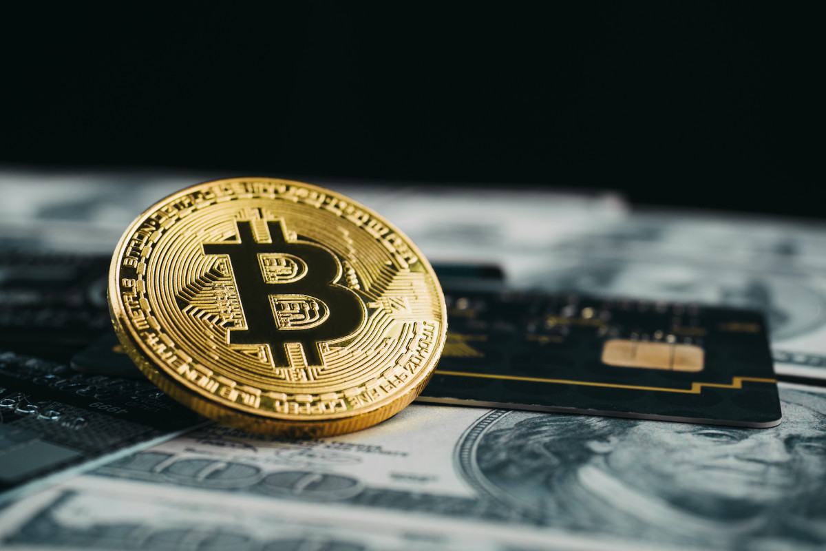 The Pros and Cons of Crypto Credit Cards - TheStreet Crypto: Bitcoin and  cryptocurrency news, advice, analysis and more