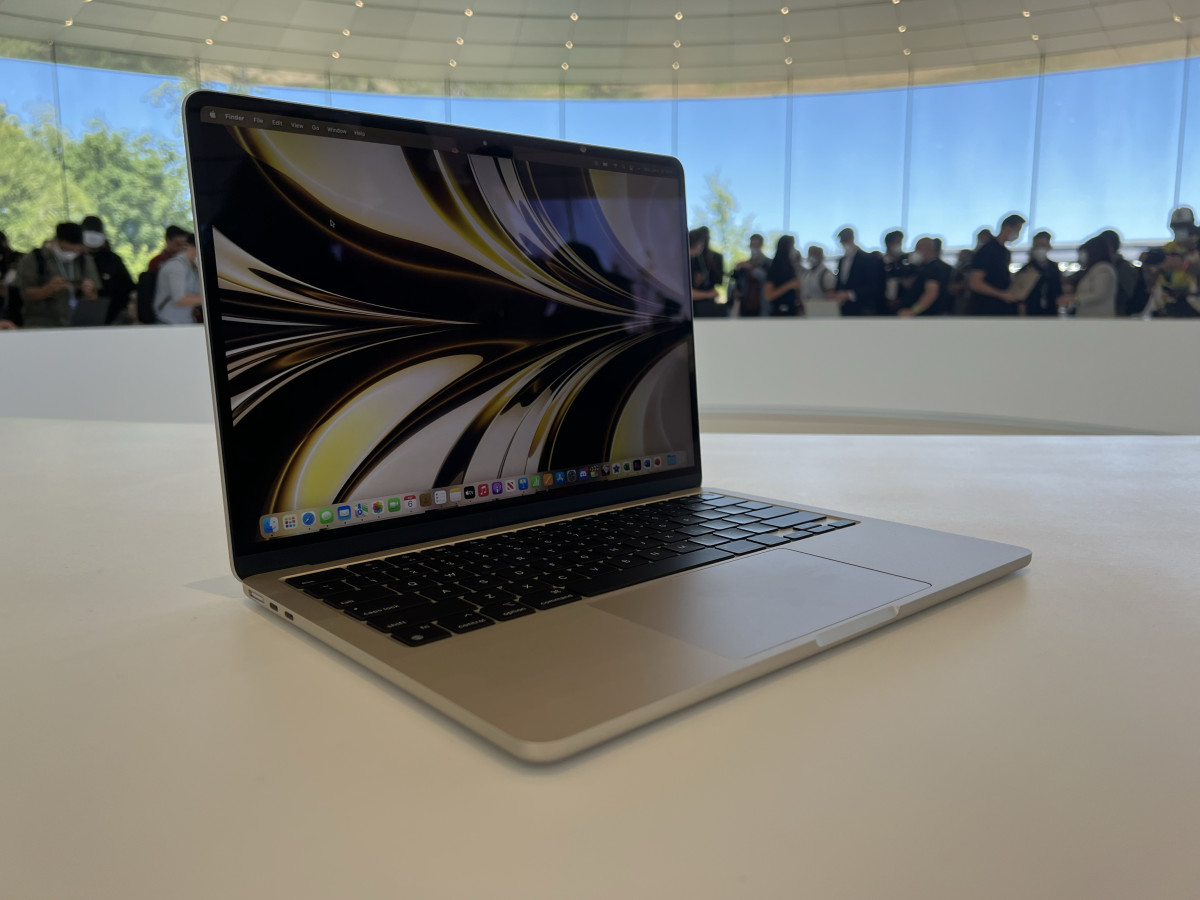MacBook Air with M2 Review: Modern Design + Modern Performance - TheStreet