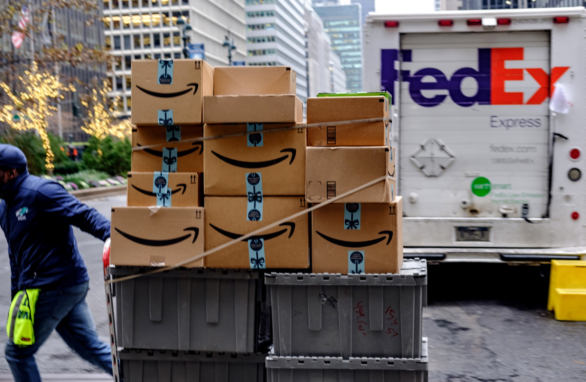 Figure 1: Should Amazon (AMZN) Investors Be Worried About FedEx's Warning?