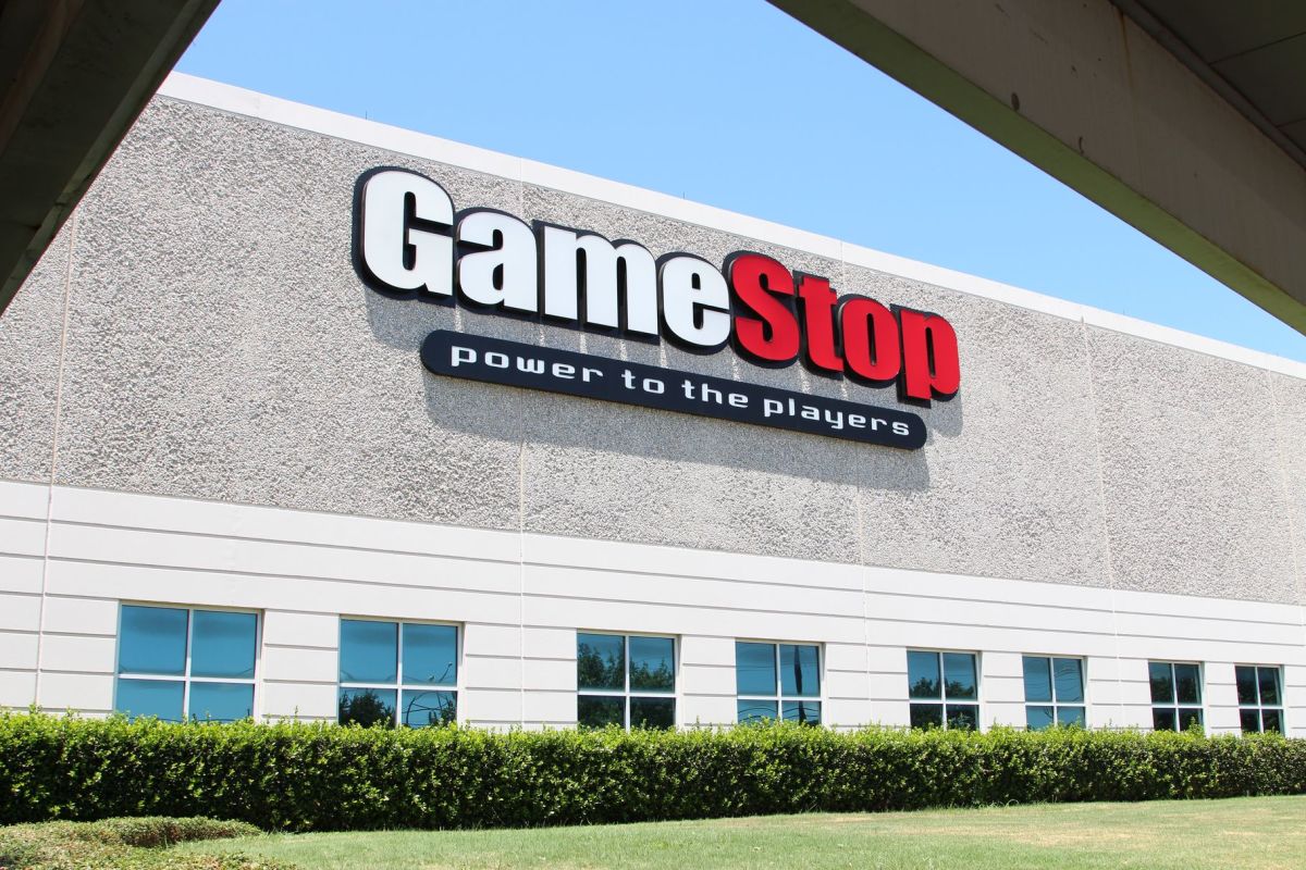 GameStop Stock Wall Street Forecasts a Single Penny In 2024 EPS Meme