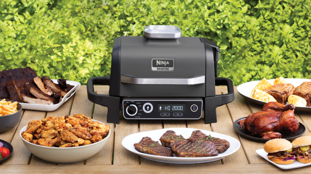 Ninja OG701 Woodfire Outdoor Grill, 7-in-1 Master Grill, BBQ Smoker, &  Outdoor Air Fryer plus Bake, Roast, Dehydrate, & Broil, Woodfire  Technology