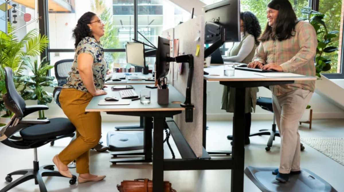 Fully standing desks hero