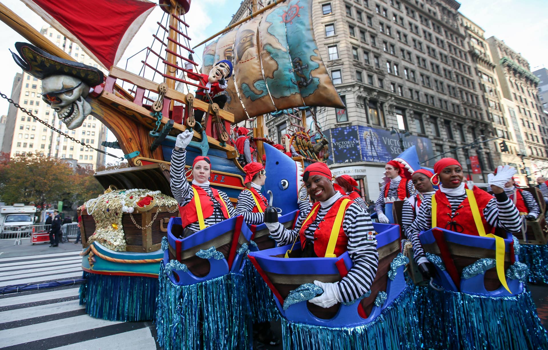 How much does the Macy's Thanksgiving Day Parade cost and who pays for ...