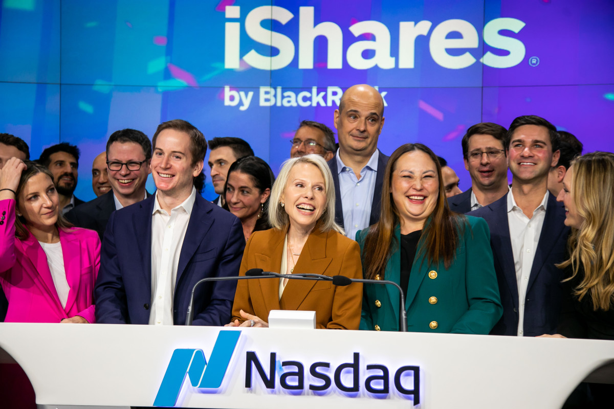 New SEC update lets BlackRock open Wall Street to unusual investors -  TheStreet Crypto: Bitcoin and cryptocurrency news, advice, analysis and more