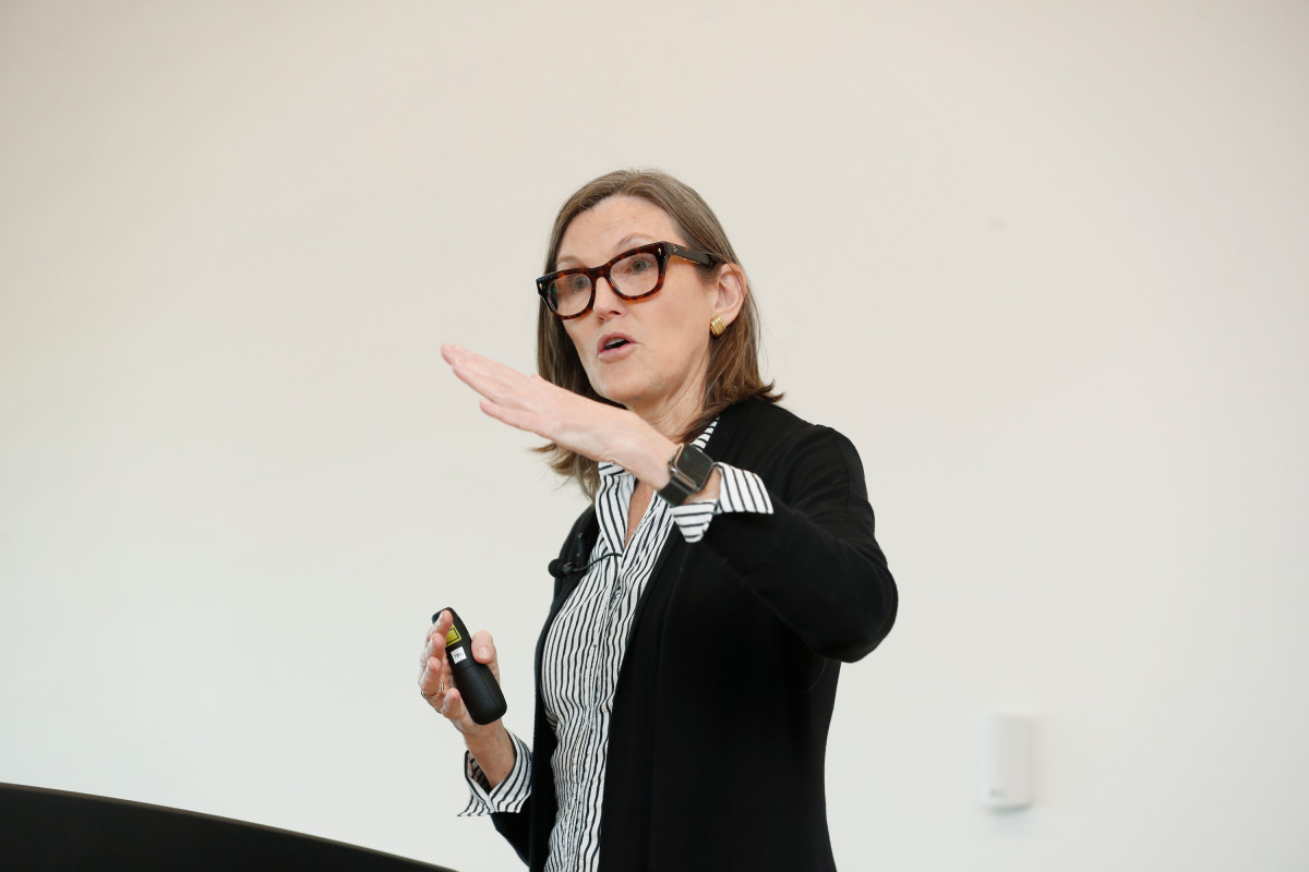 Cathie Wood snaps up $21.3 million worth of Robinhood shares - TheStreet  Crypto: Bitcoin and cryptocurrency news, advice, analysis and more