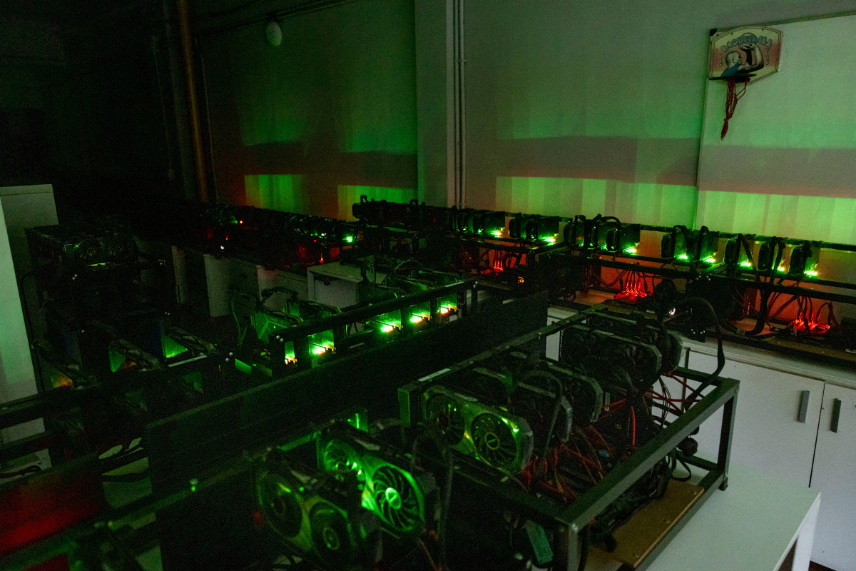 Someone just paid miners enough in Bitcoin fees to buy a Tesla - TheStreet  Crypto: Bitcoin and cryptocurrency news, advice, analysis and more