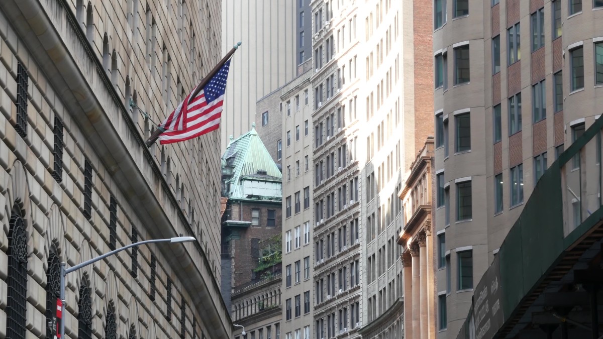 New federal guidance allows banks to use crypto for fees - TheStreet Crypto:  Bitcoin and cryptocurrency news, advice, analysis and more