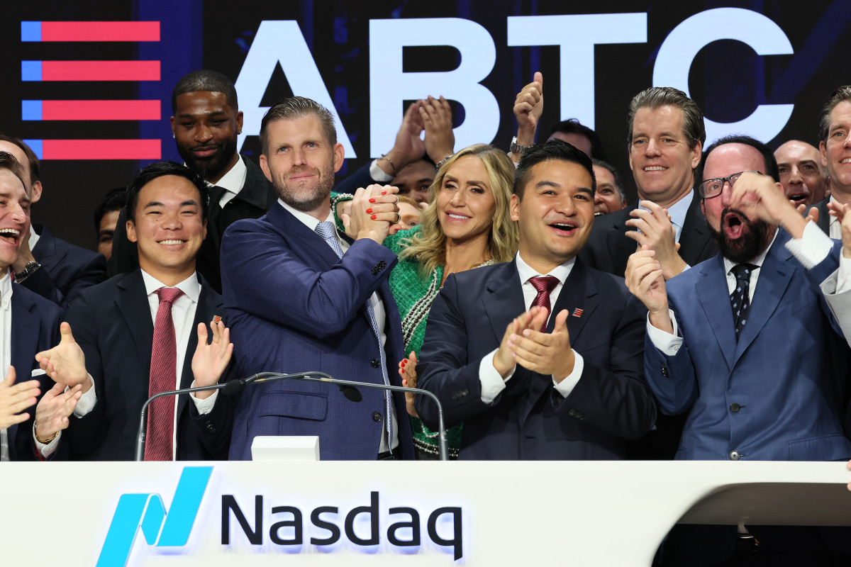 Homeland Security probes Chinese-made Bitcoin mining equipment - TheStreet  Crypto: Bitcoin and cryptocurrency news, advice, analysis and more