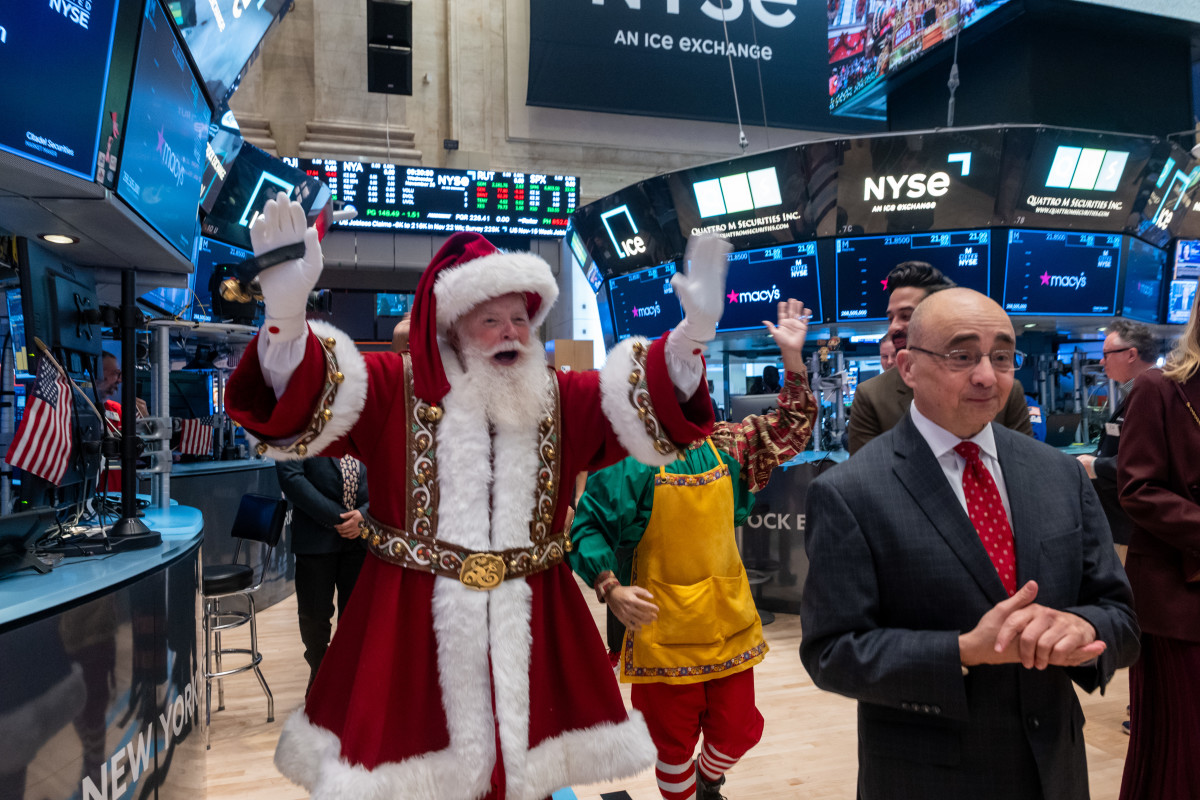 Crypto analyst predicts Santa Claus rally, end of year looks good -  TheStreet Crypto: Bitcoin and cryptocurrency news, advice, analysis and more