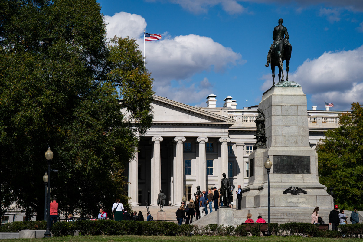 U.S. government to recruit workforce from popular crypto exchanges -  TheStreet Crypto: Bitcoin and cryptocurrency news, advice, analysis and more