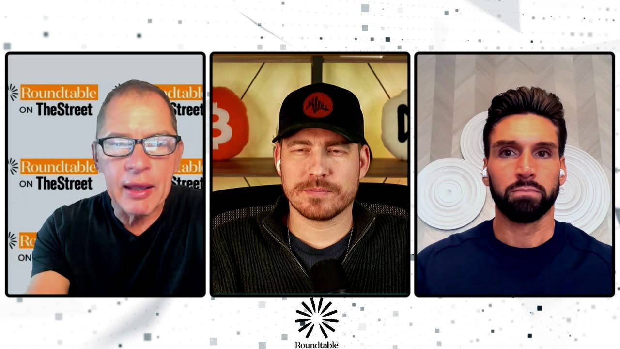 24-11-14 KellyBrian - PULLOUT 1