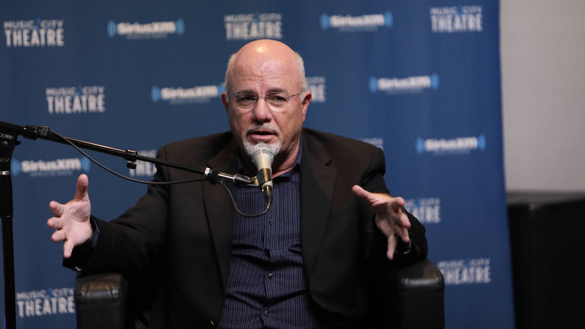 Dave Ramsey warnt Amerikaner vor falscher Vorgehensweise beim Autokauf