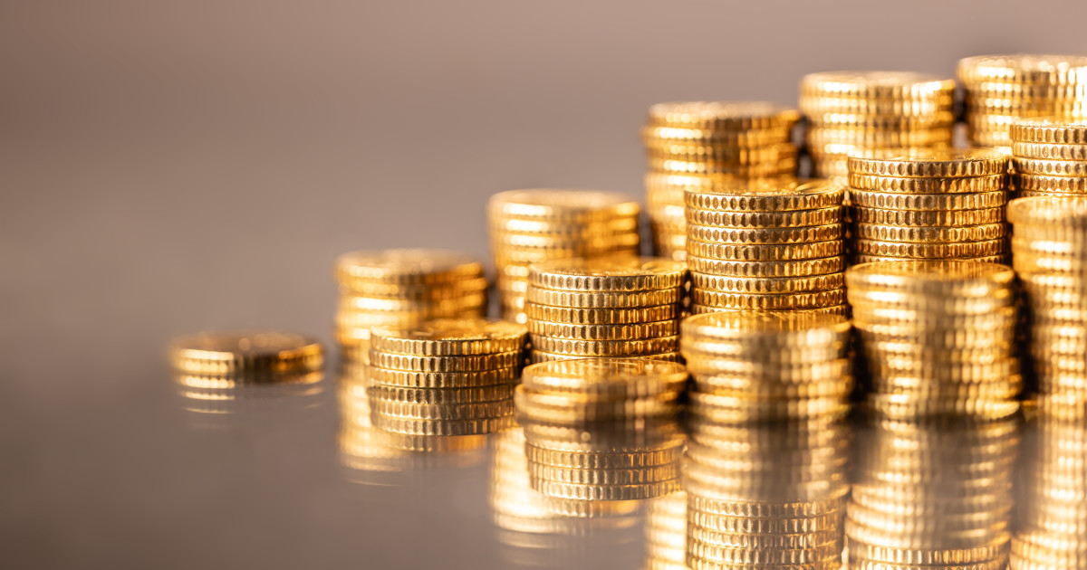 Veteran analyst issues surprise gold price target for 2026