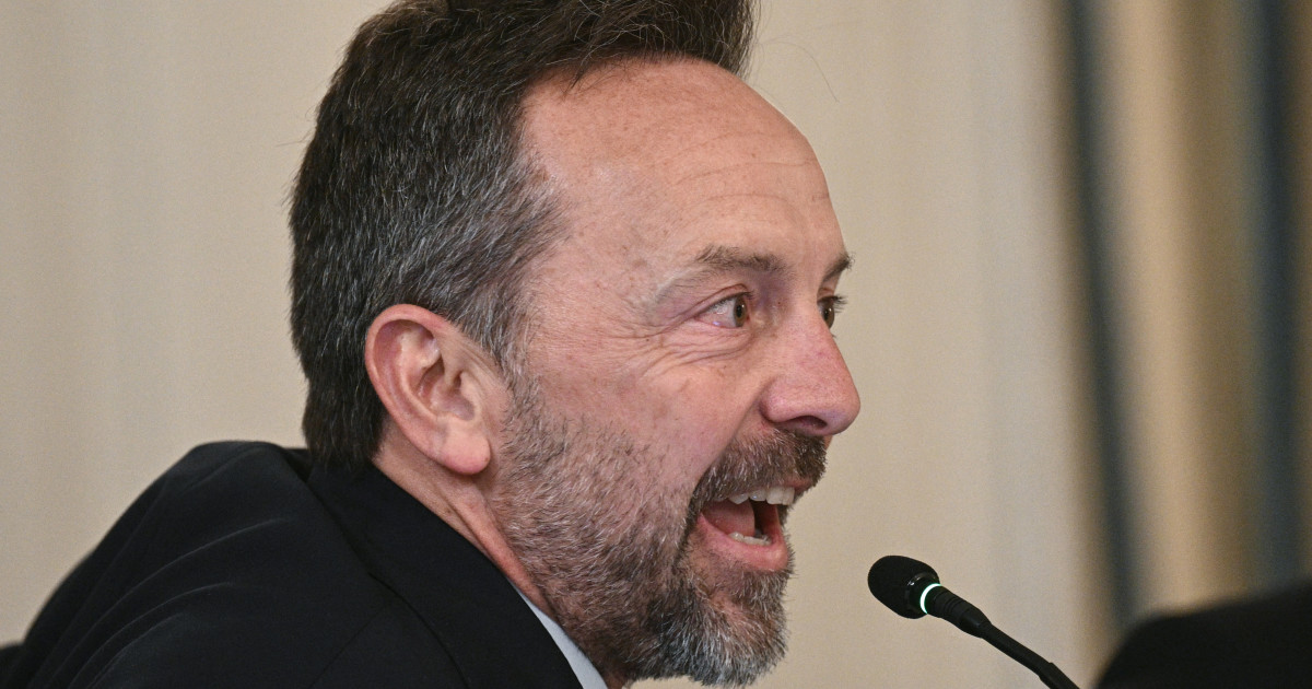 Brad Gerstner breaks from the crowd on one AI stock