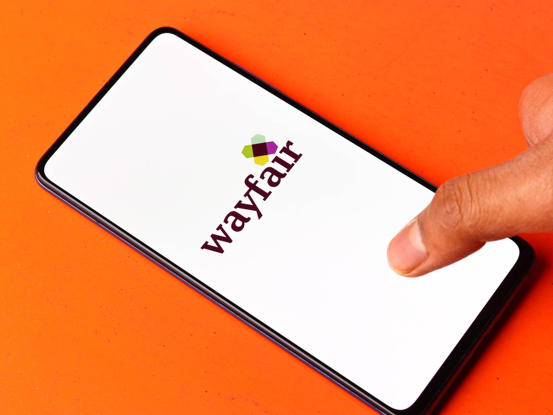 Wayfair verkauft eine Outdoor-Aufbewahrungsbank im Wert von 231 $ für 158 ...