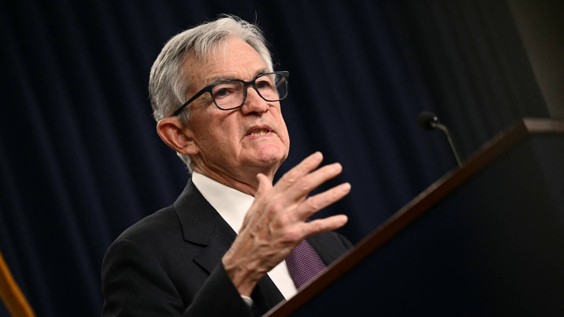 Powell sendet Botschaft zur US-Wirtschaft und zur Angst vor KI-bedingten ...