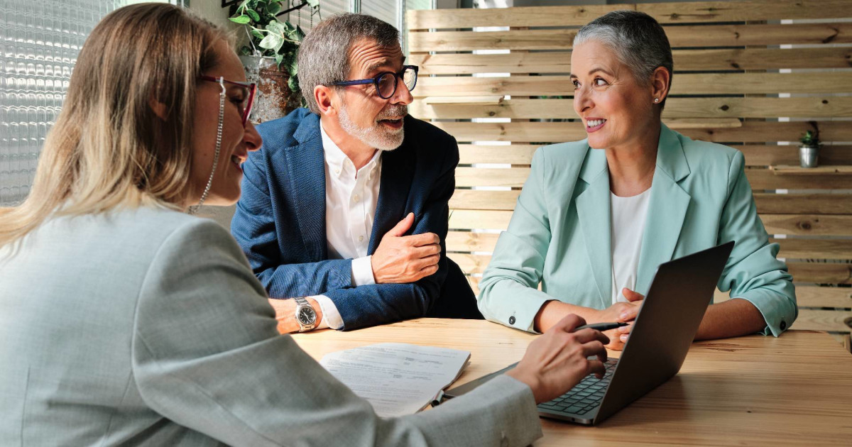 Mortgage rate experts drop blunt message for 2026 - thestreet.com