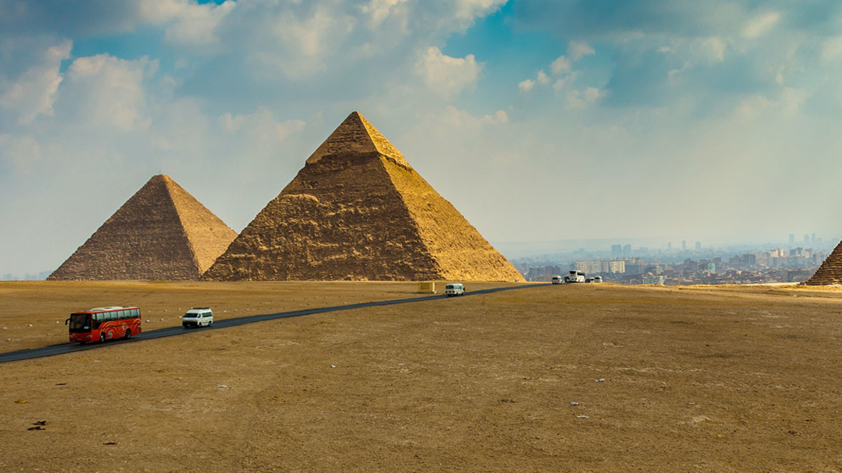 Crypto Pyramid Scheme Alleged by SEC; 11 Are Charged - TheStreet