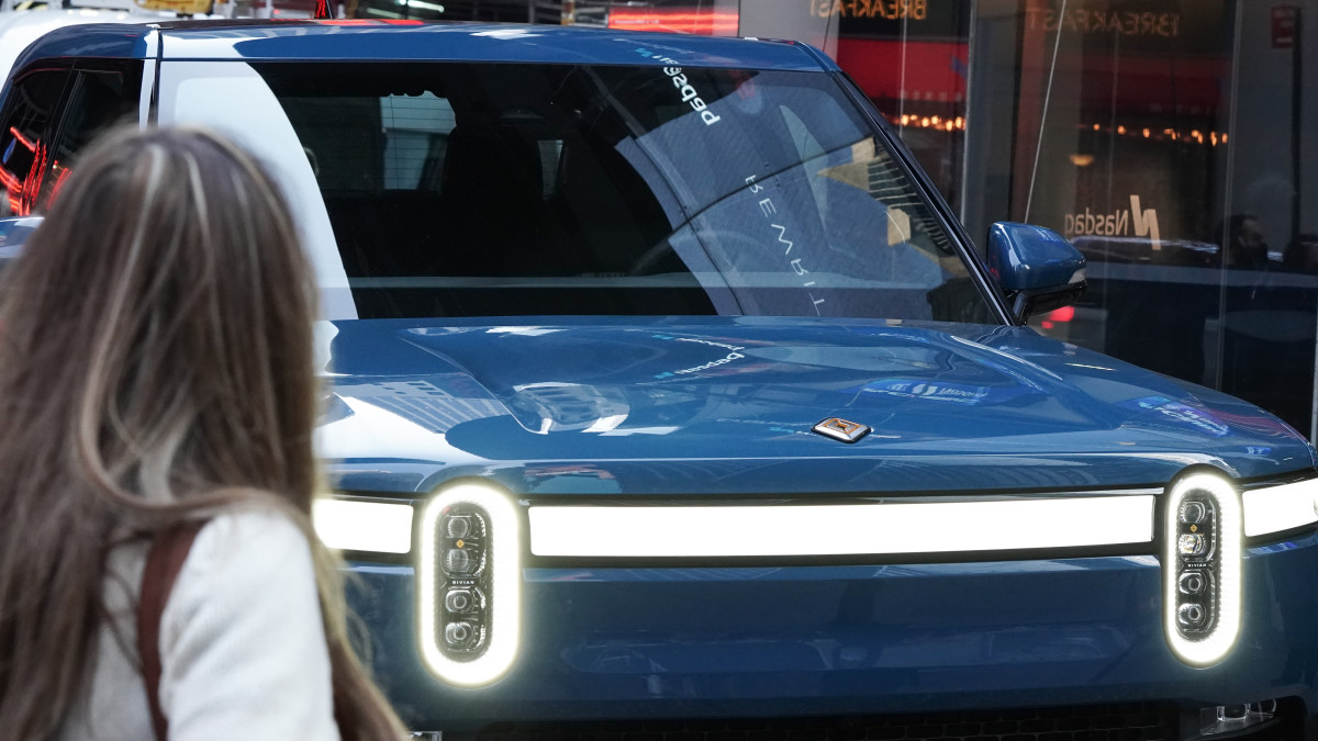 Analysts unveil Rivian stock price targets ahead of earnings - TheStreet