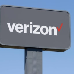 Verizon raises price on key discounted offer for customers