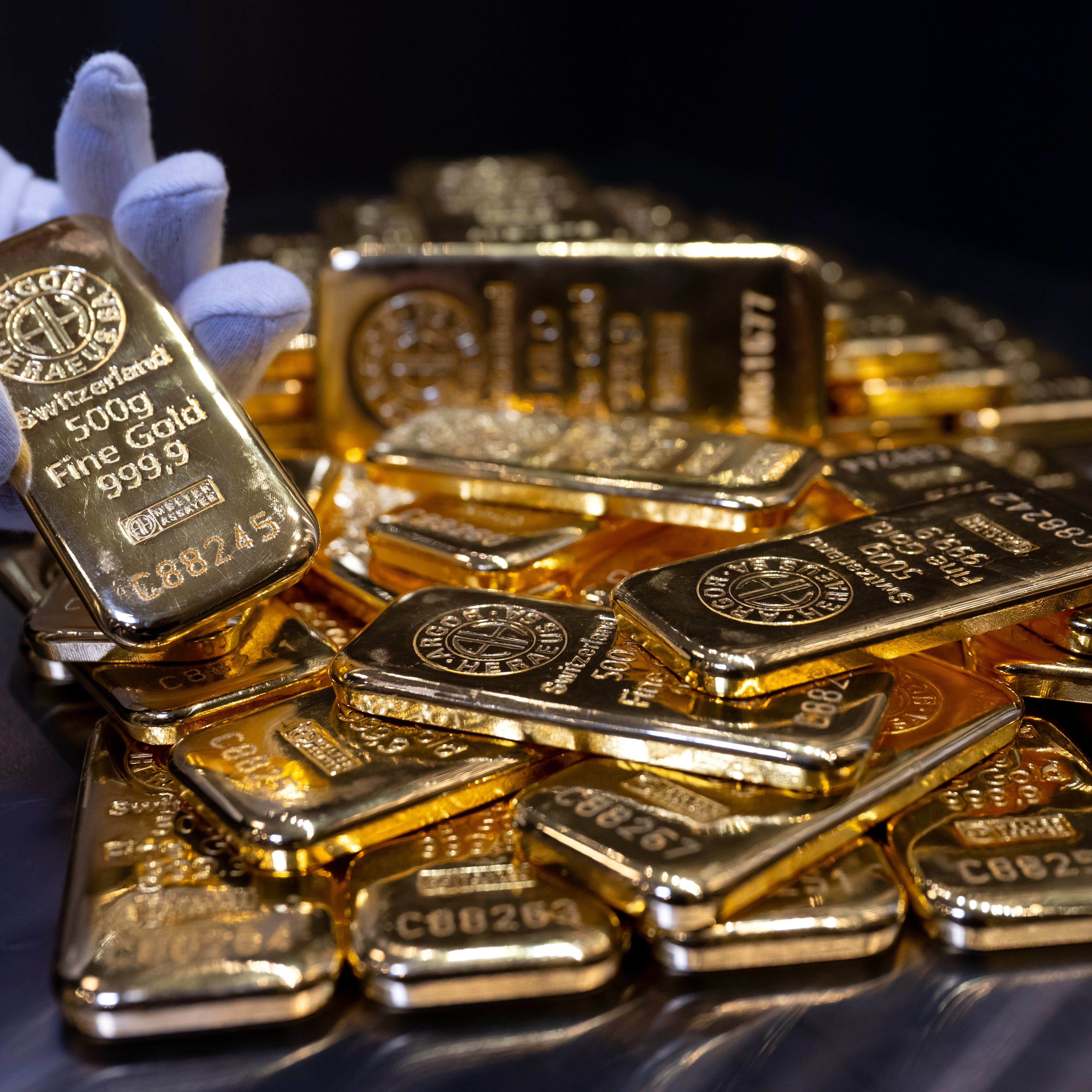 Why Robert Kiyosaki says gold and silver beat your savings - TheStreet