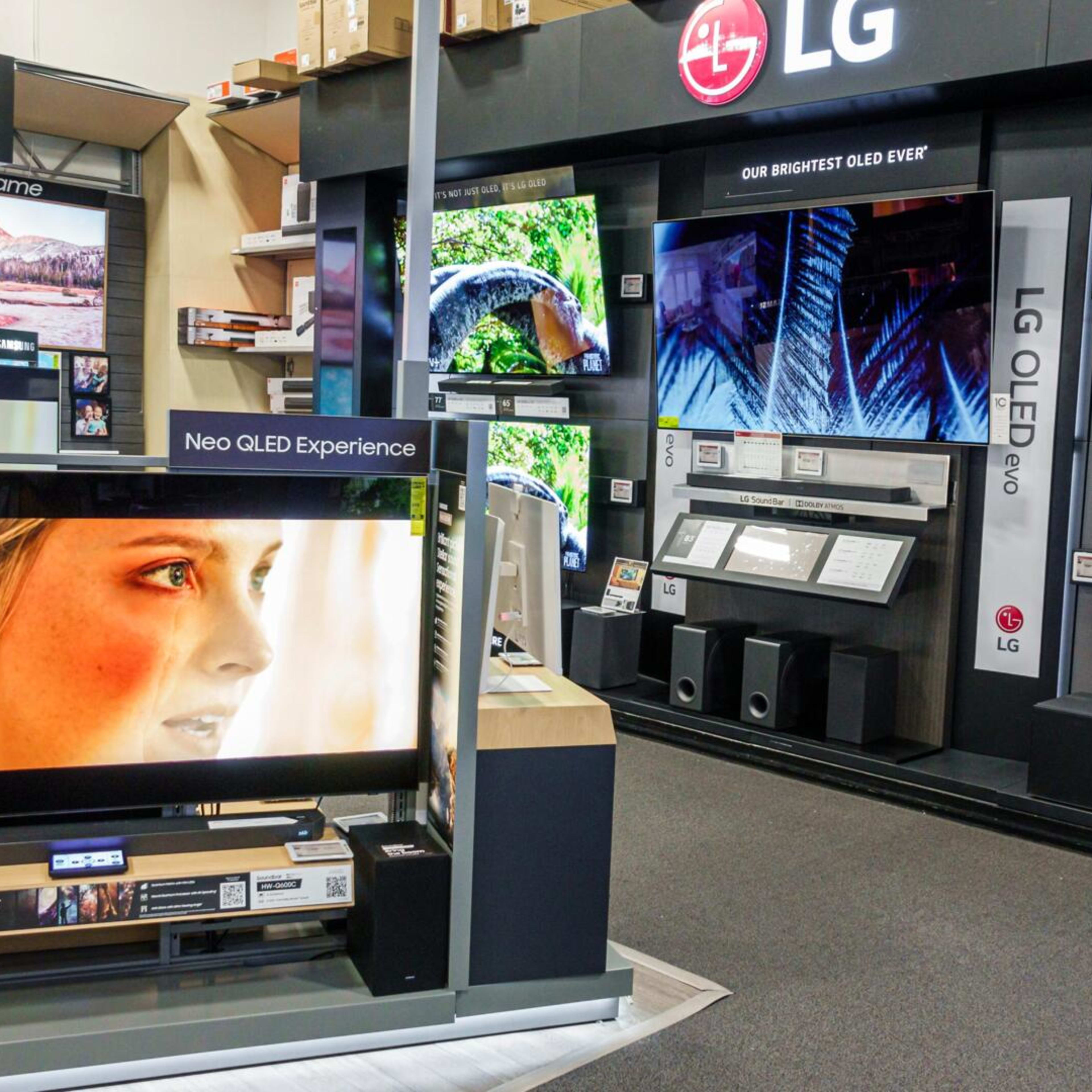 Amazon rival pays 5.6% dividend despite retail slump