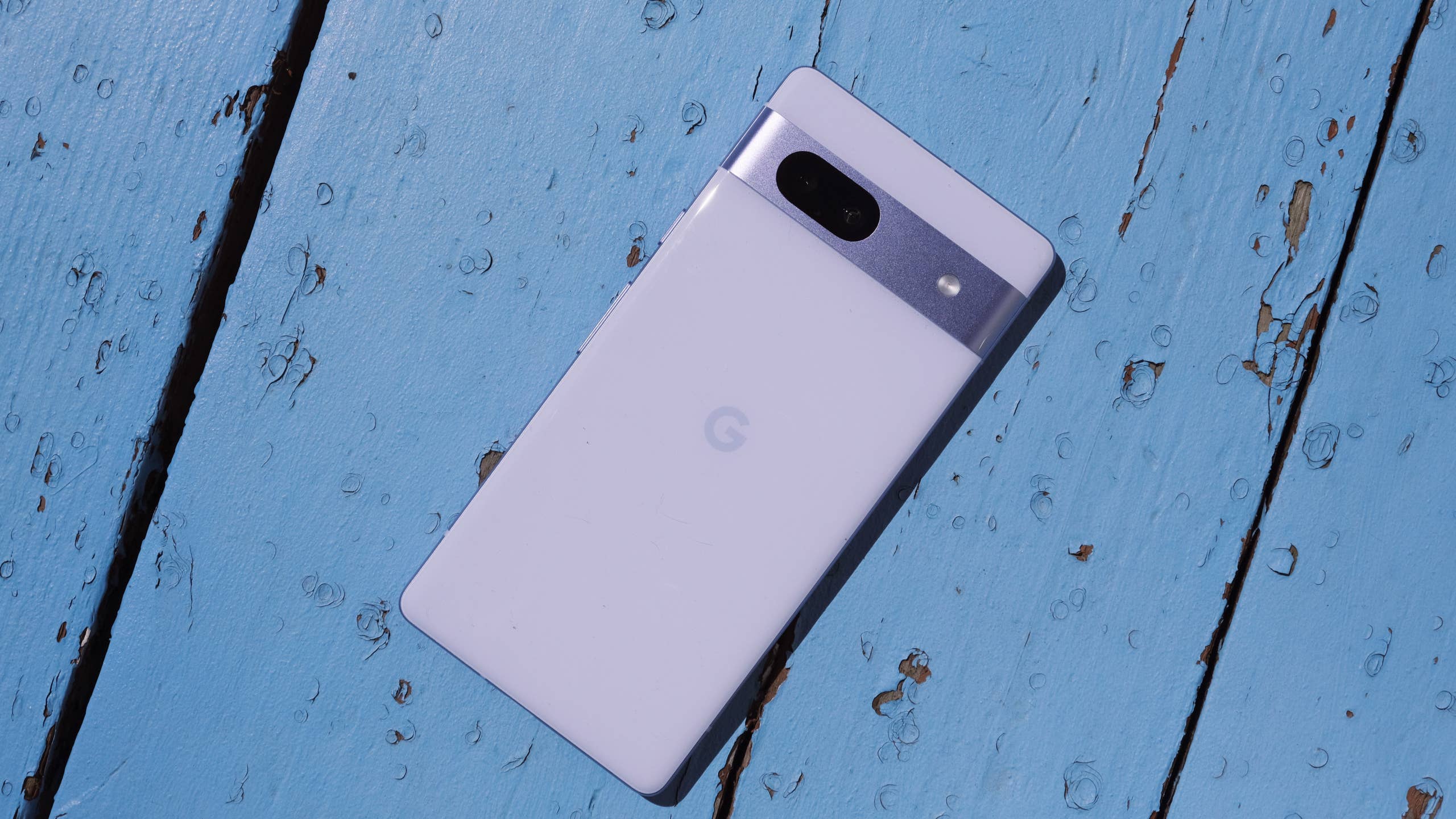 Google Pixel 7a Review: An Excellent $499 Phone - TheStreet