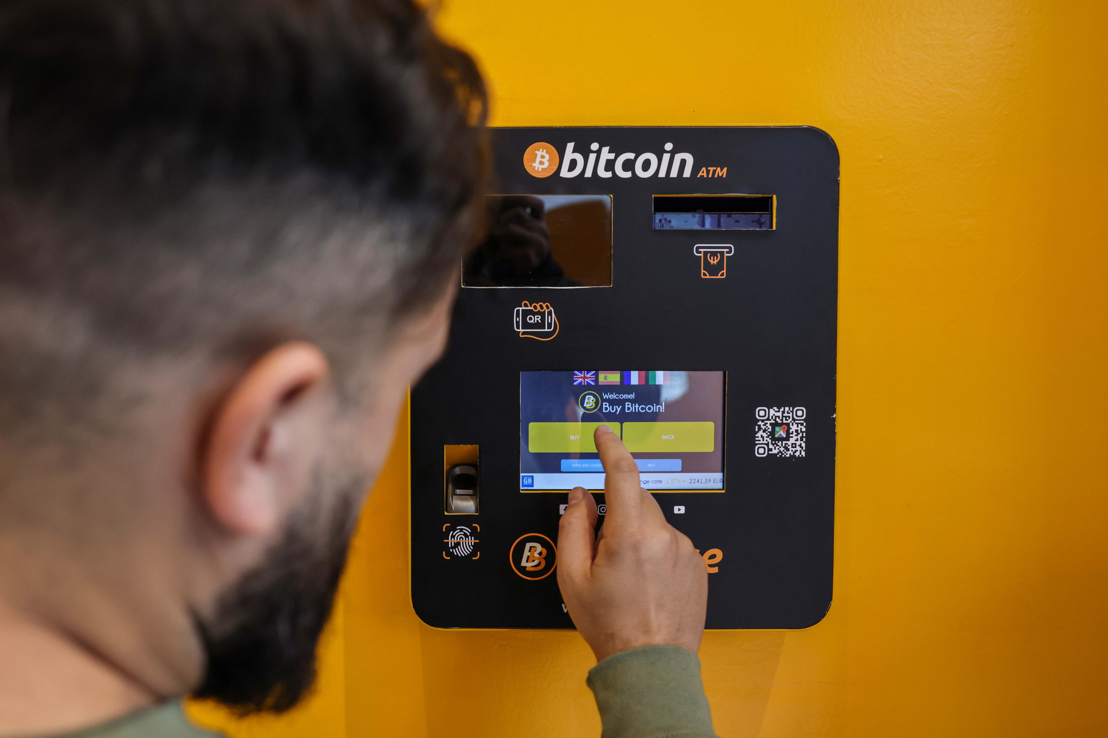 Fed official sends strong message on digital payments - TheStreet