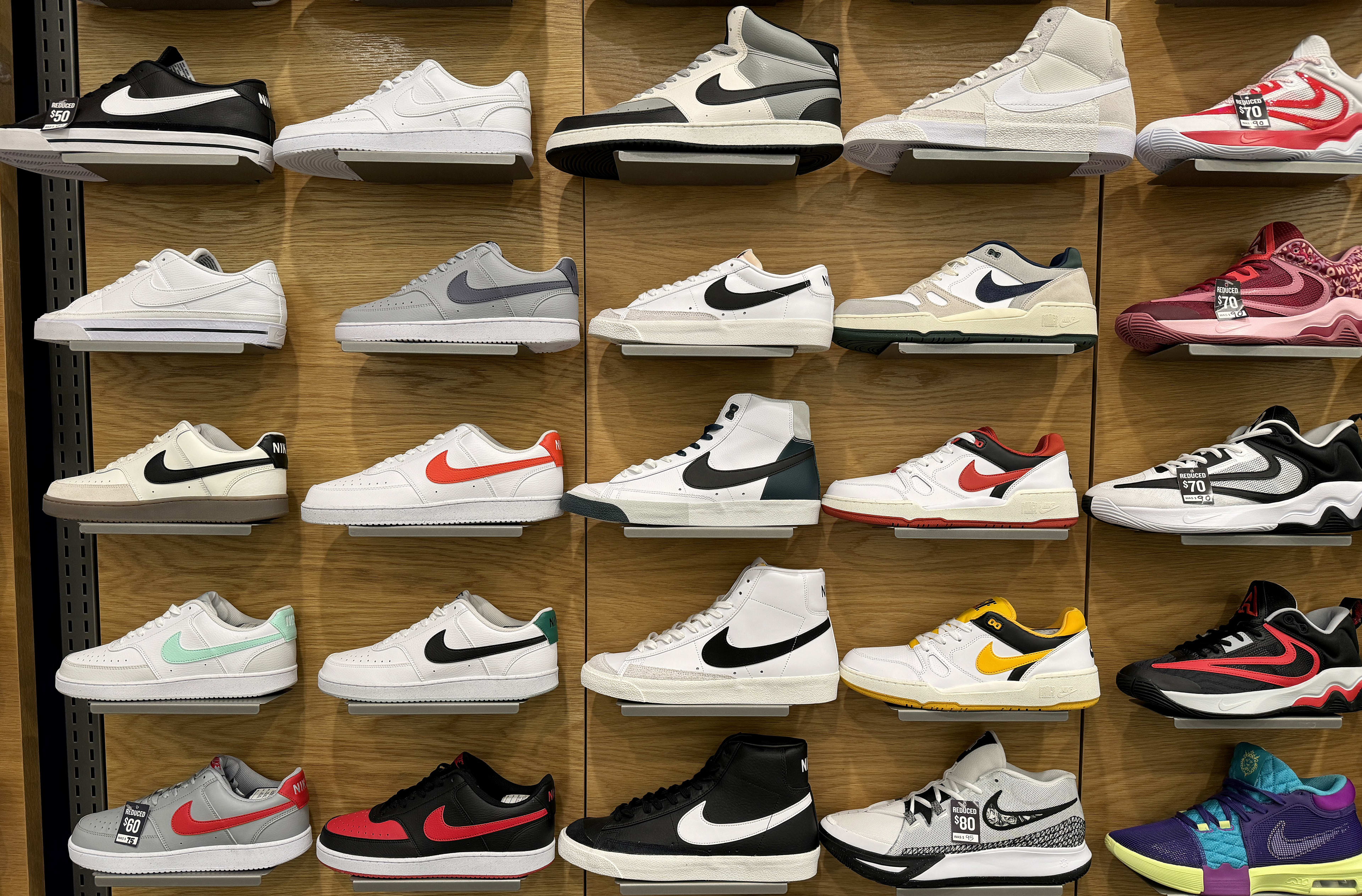 nike shoe retailers