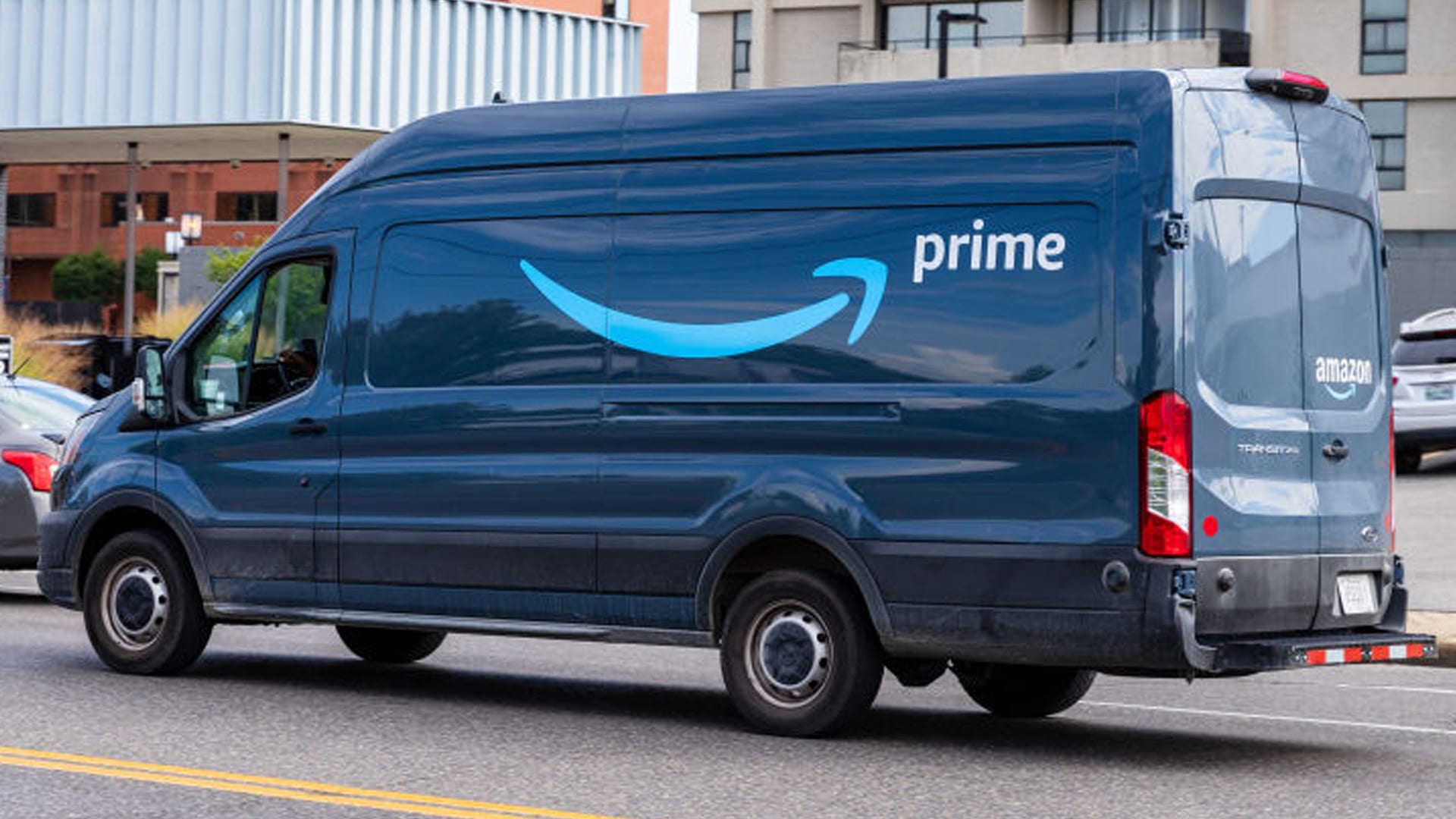 An Amazon delivery van with the Amazon Prime logo in Memphis, TN