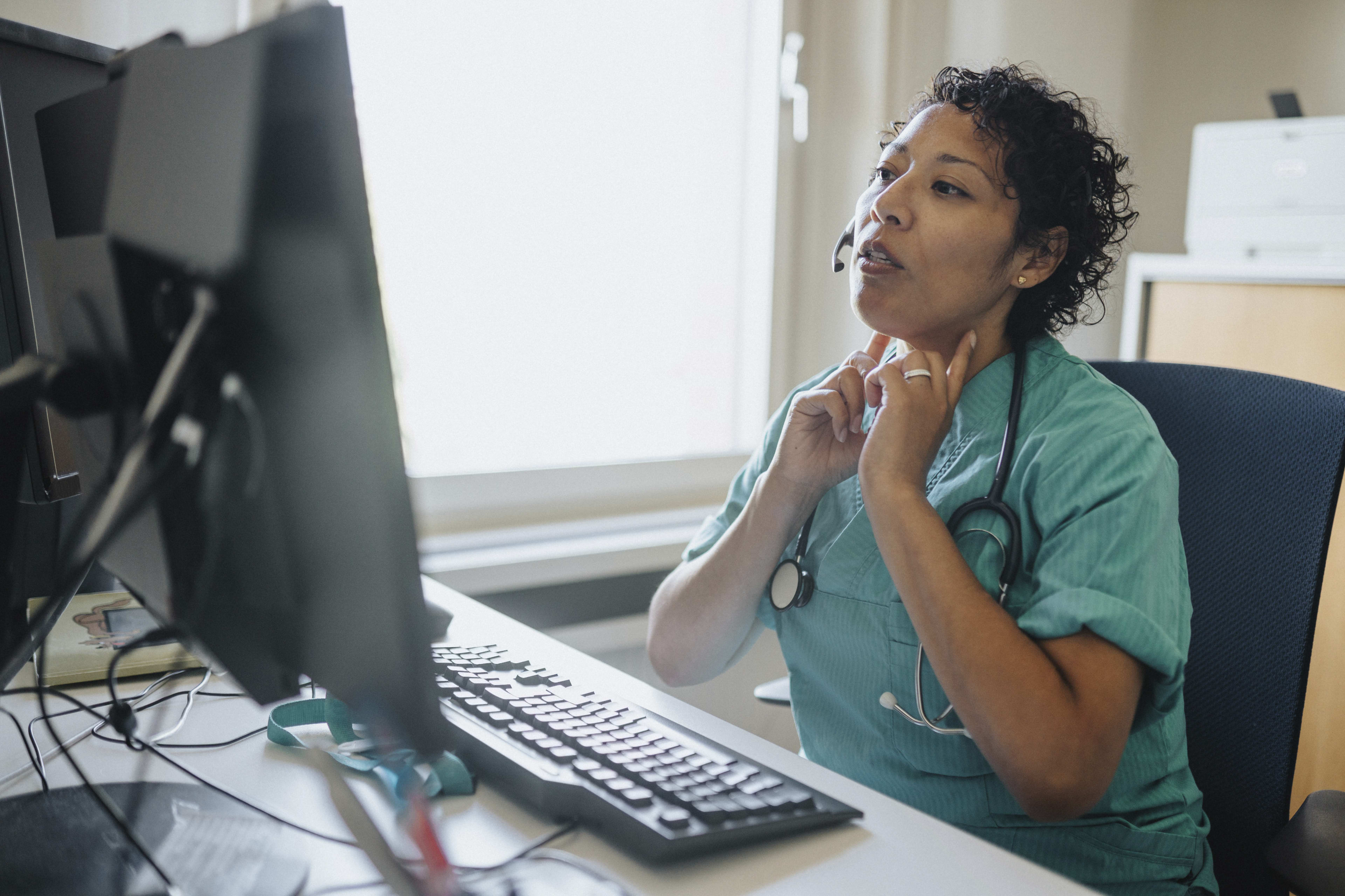 11 remote nursing jobs for RNs & what they pay - TheStreet