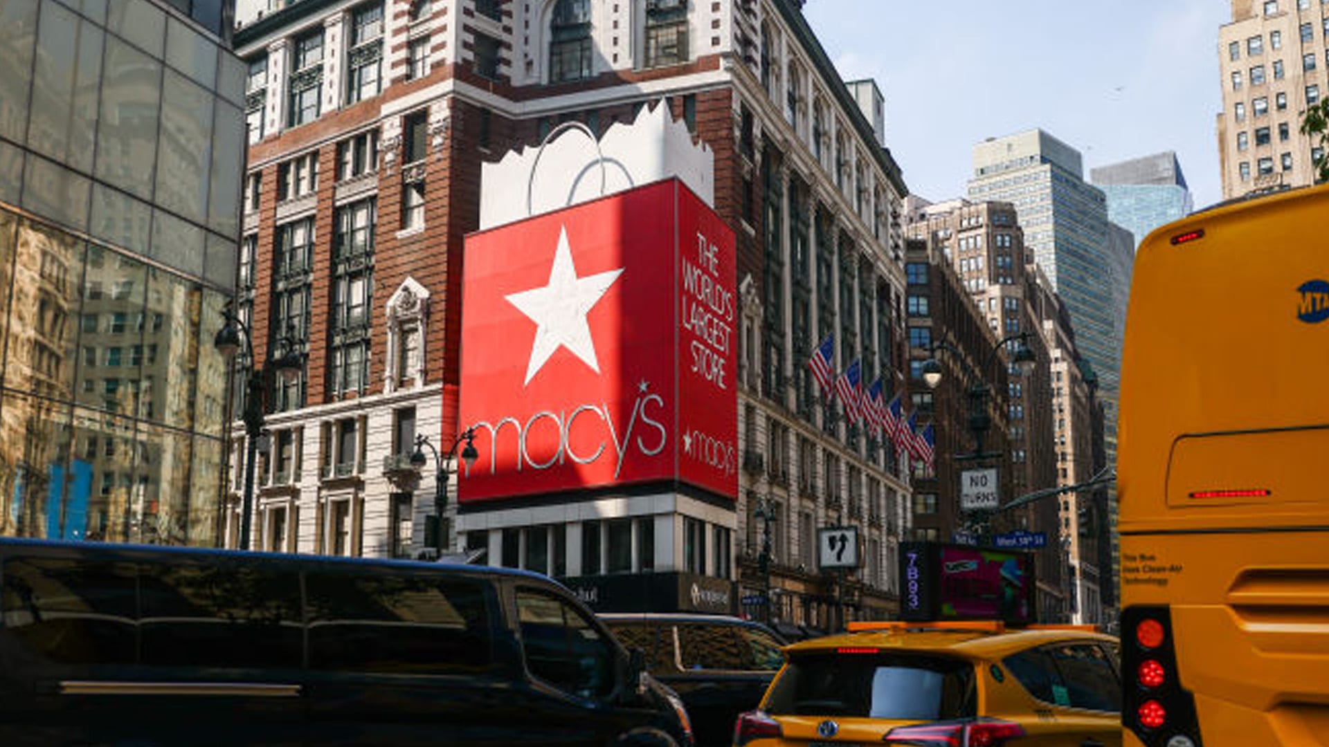 Macy's is selling a $286 knife set for under $100 - TheStreet