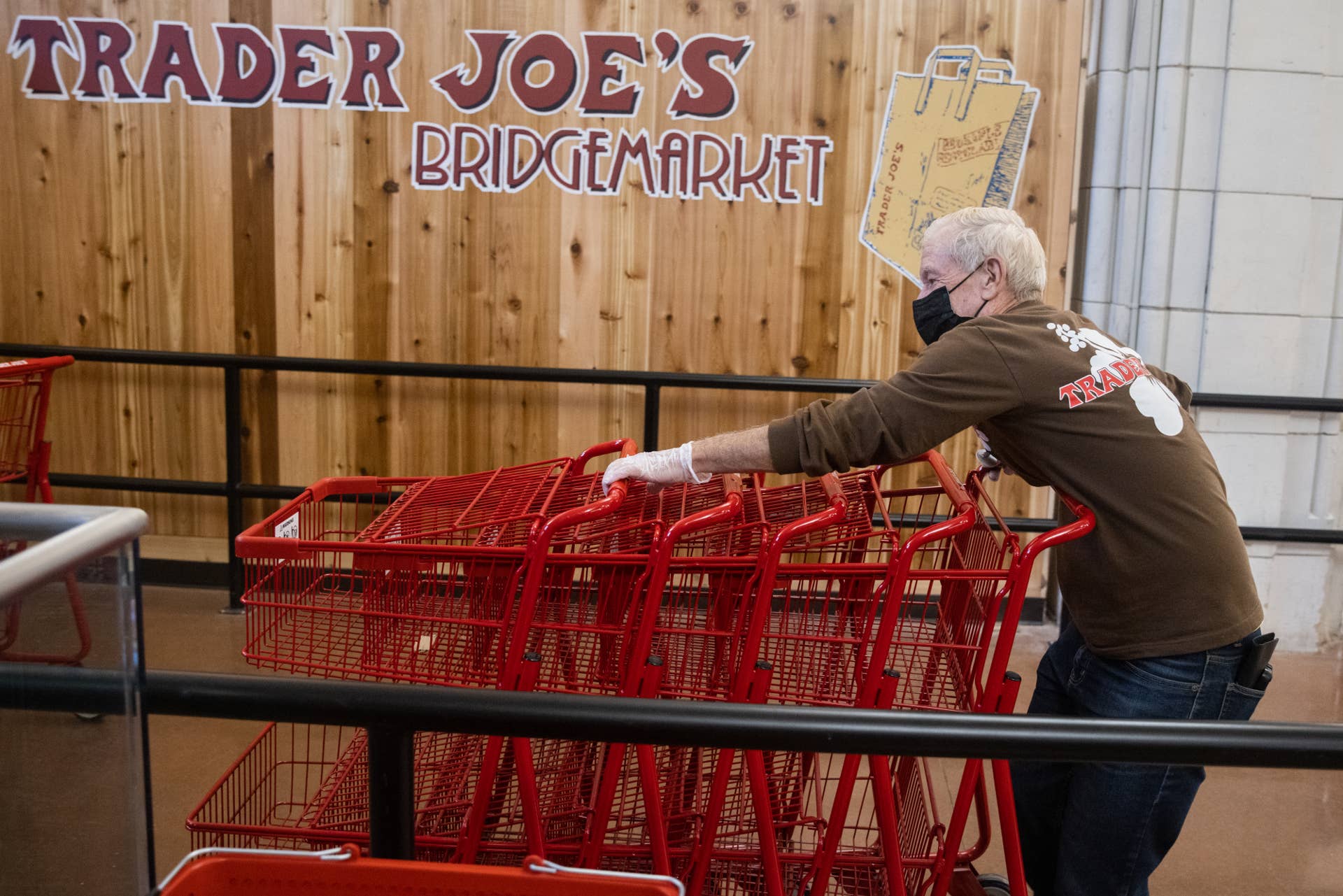 Trader Joe’s pay: Benefits, employee discount, starting wages, and more ...