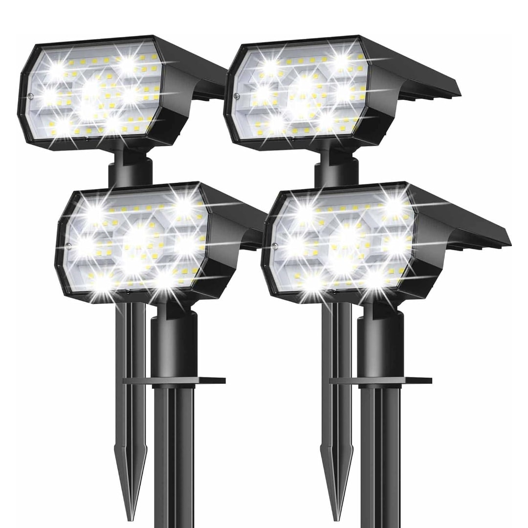 Amazon is selling a $65 solar light set for just $36 - TheStreet, image size:1080x1080