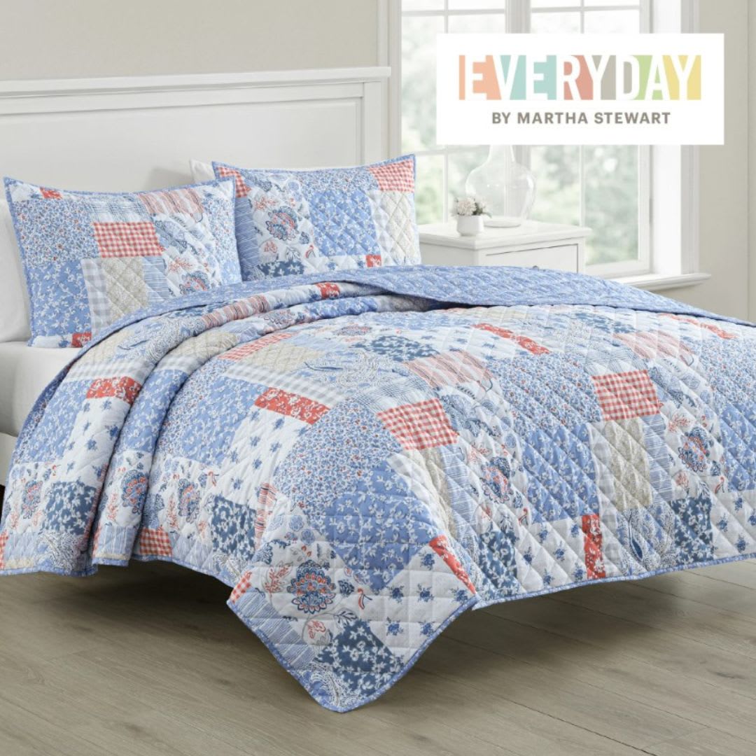 Walmart is selling a $120 quilt set for only $45 - TheStreet, image size:1080x1080