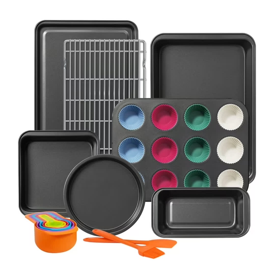 Walmart is selling a $70 22-piece bakeware set for $25 - TheStreet