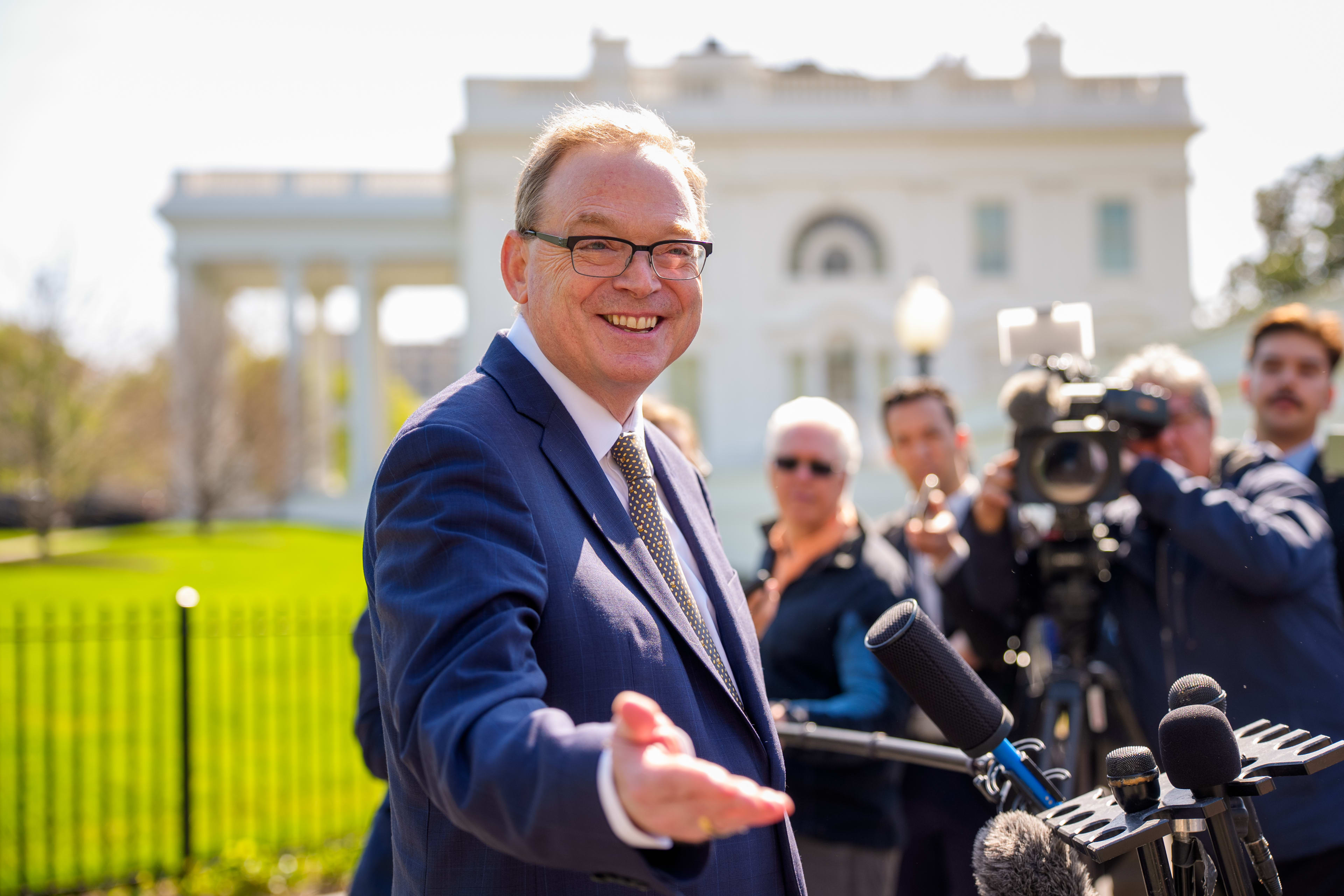 White House claims it has decided on a new Fed chair - TheStreet