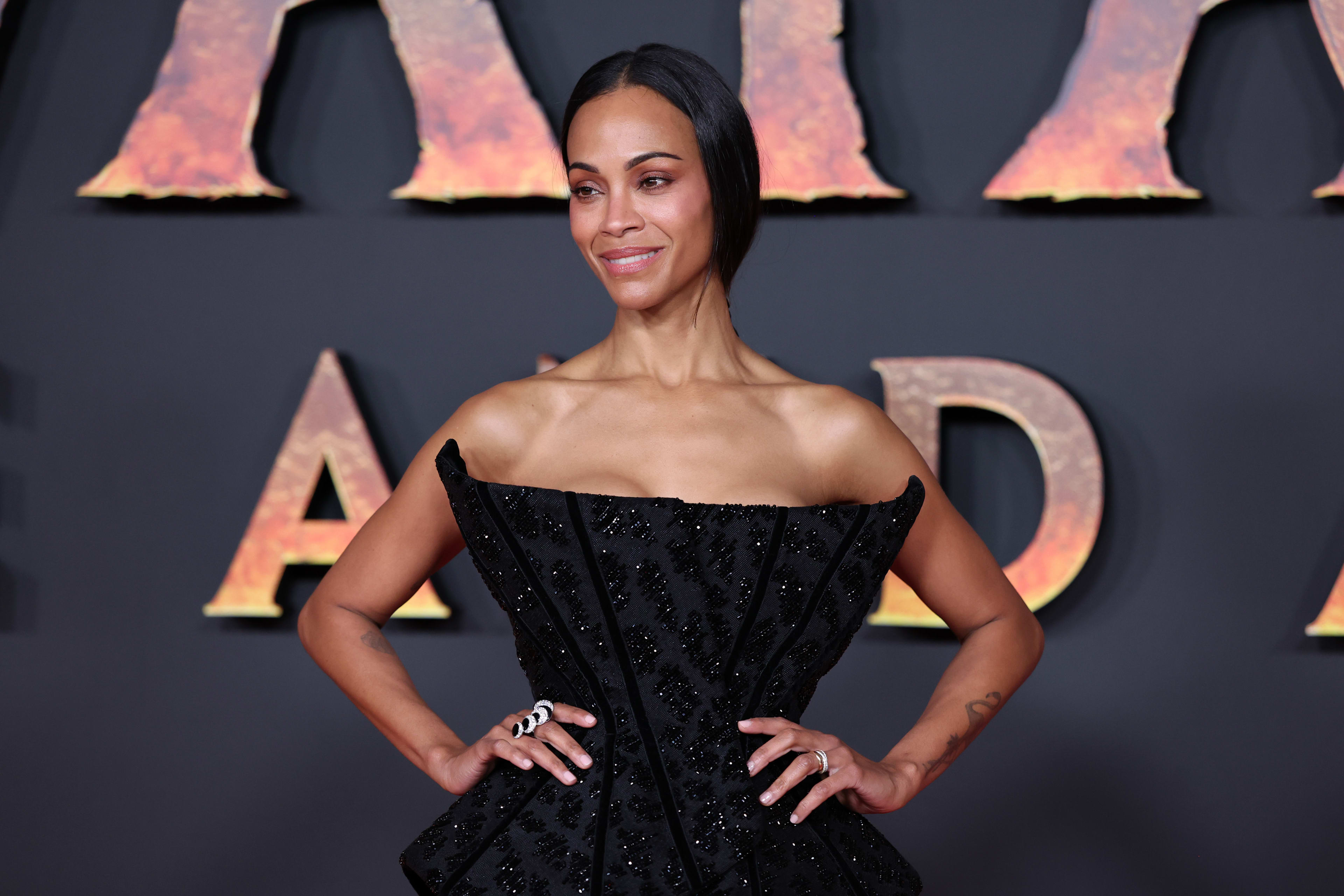 The Hollywood Reporter August 2014 Cover: Zoe Saldana (The Hollywood  Reporter), image size:3840x2560