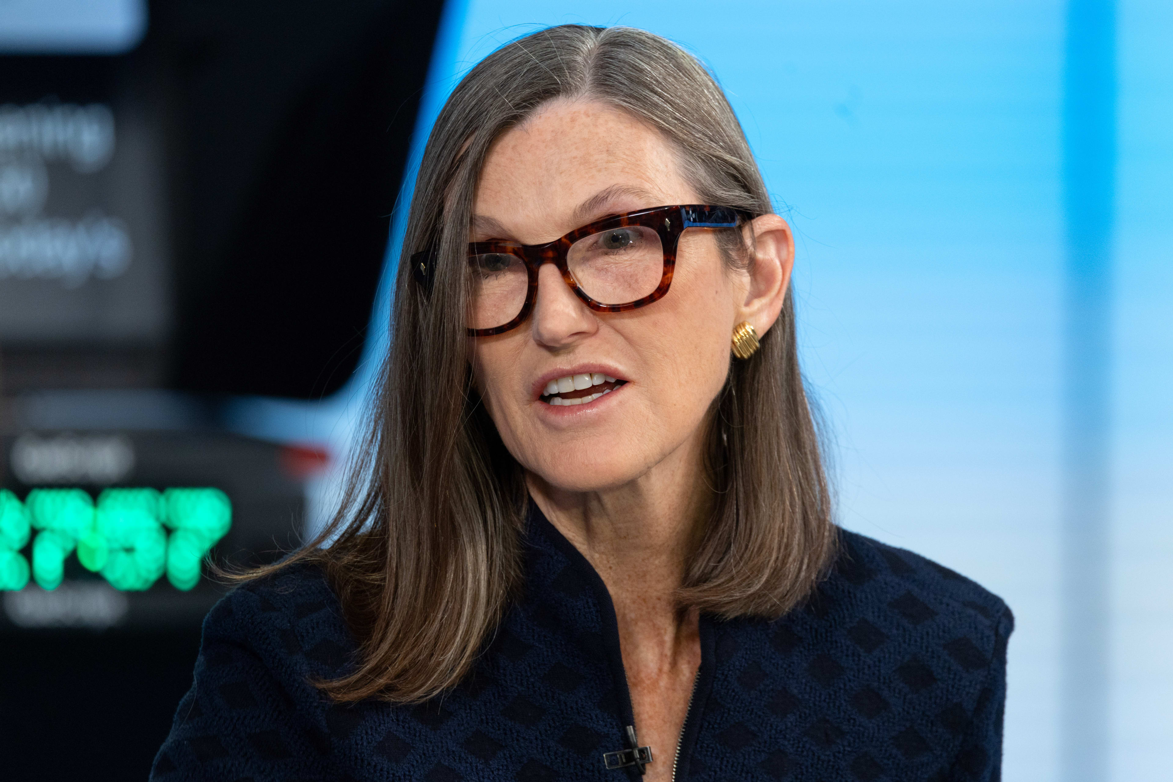 Cathie Wood drops $8.9 million on energy stock - TheStreet