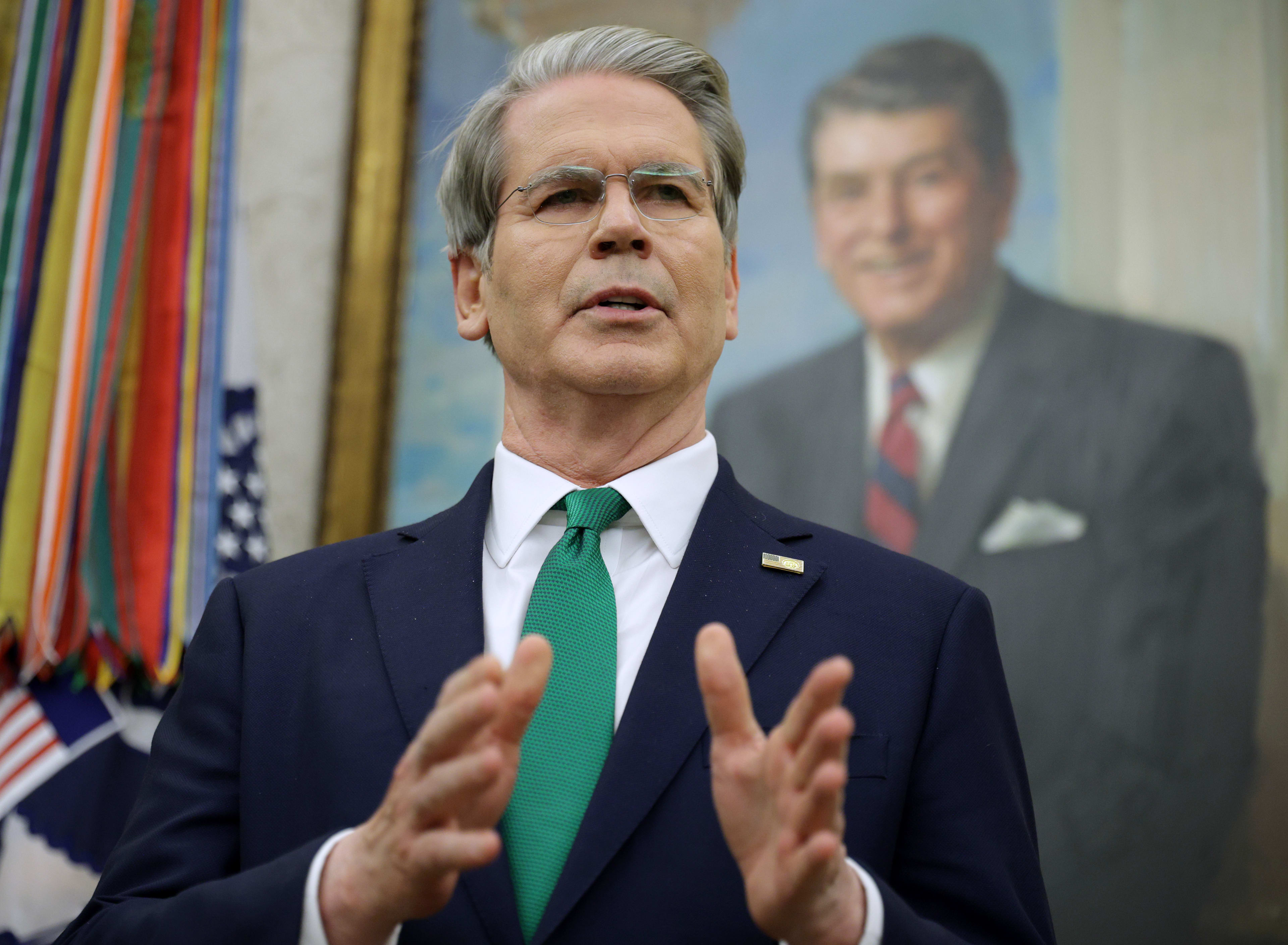 White House drops U.S. auto loan deduction bombshell - TheStreet