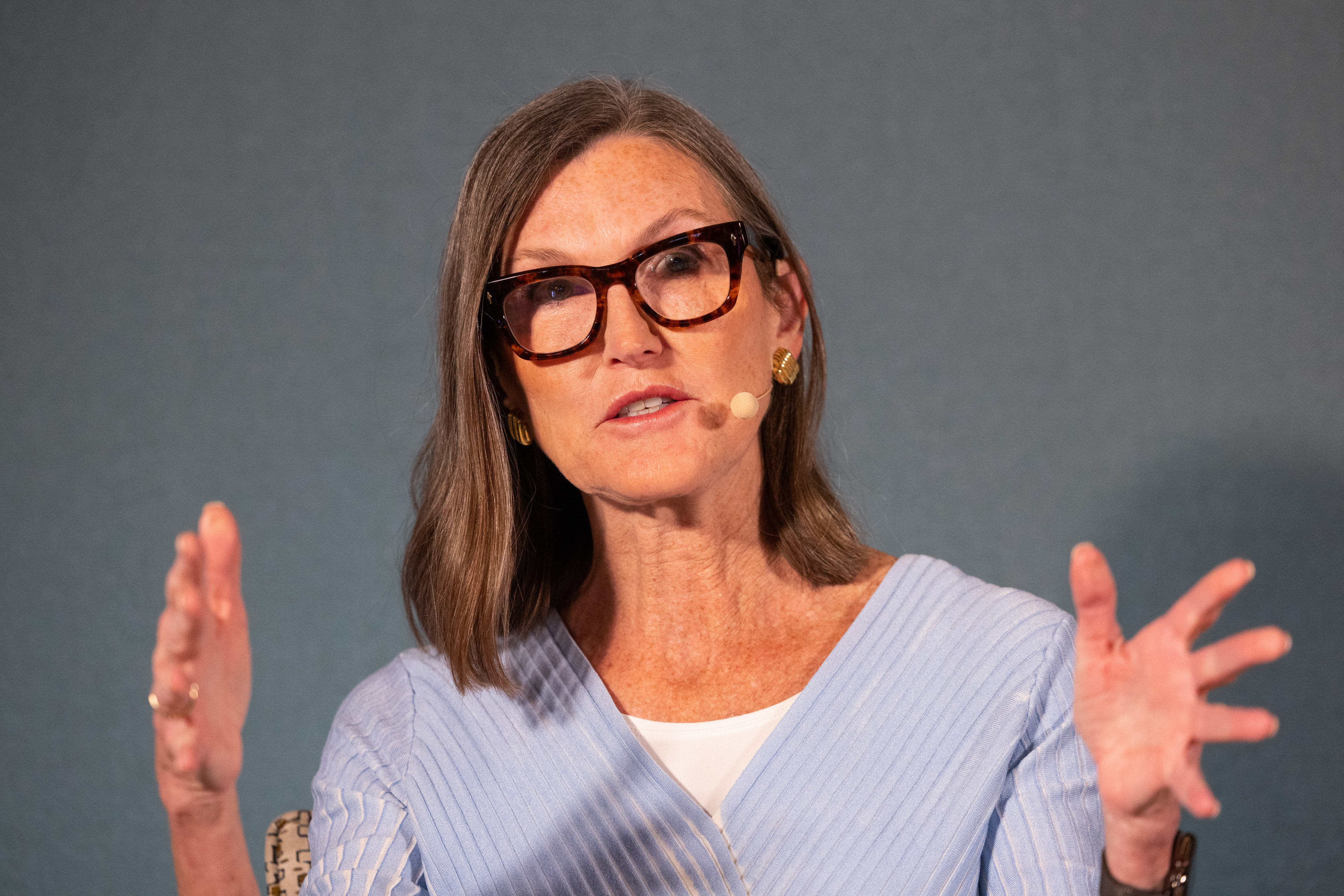 Cathie Wood quietly buys $7.27 million of popular tech stock - TheStreet