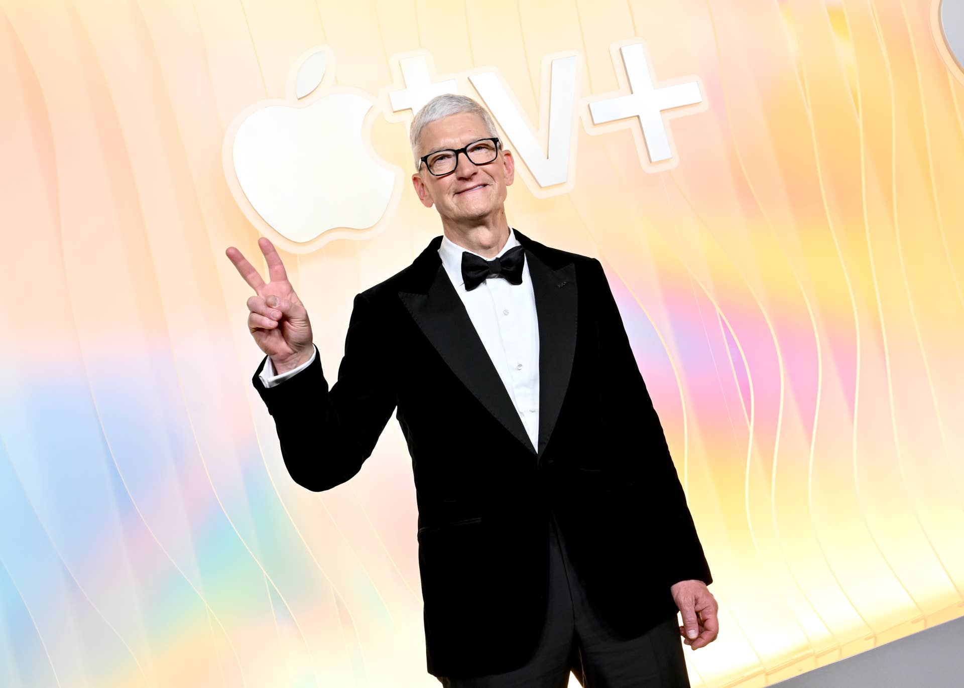 WEST HOLLYWOOD, CALIFORNIE - 14 SEPTEMBRE : Tim Cook participe au tapis rouge Apple TV+ Primetime Emmy Party à Ysabel le 14 septembre 2025 à West Hollywood, Californie. (Photo d'Axelle/Bauer-Griffin/FilmMagic)